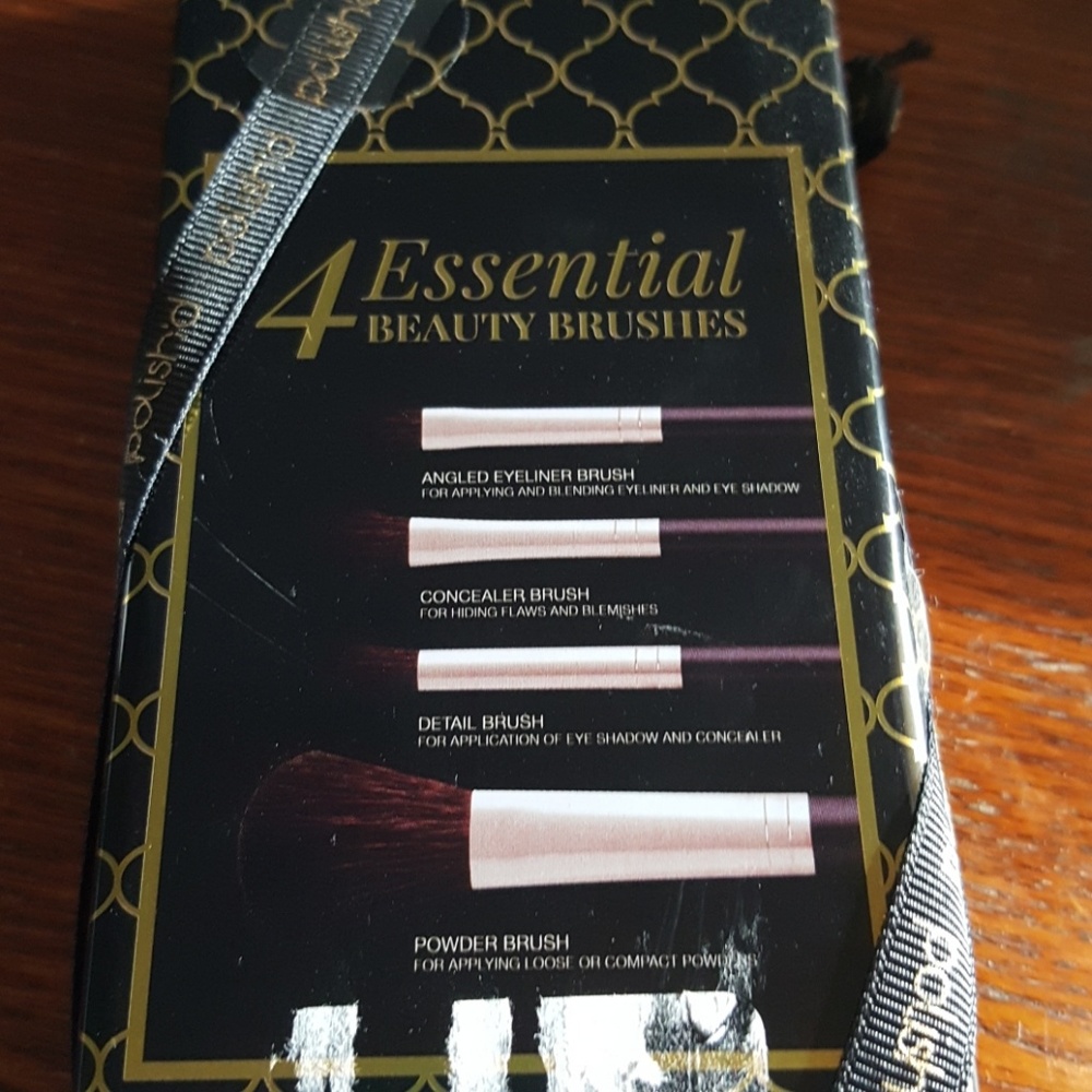 Makeup brushes - Picture 2 of 2
